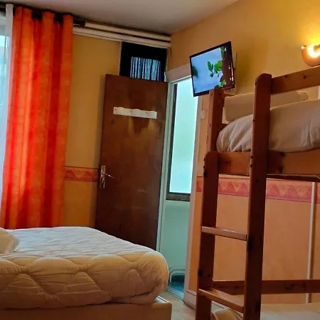 La Caravelle 2* Riom