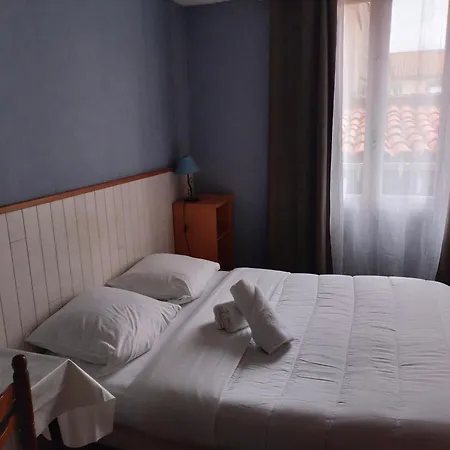 La Caravelle 2* Riom