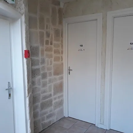 La Caravelle 2* Riom